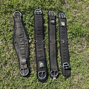 Black Horse Girth Set